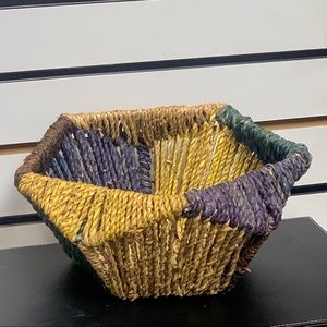 Wicker Basket Multi Color, Pentagon shaped Vertex